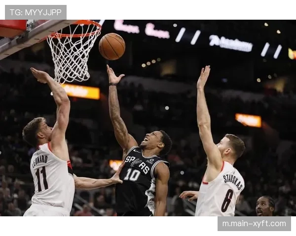 德罗赞半场砍17分次节独取11分 火力全开率队强势反攻